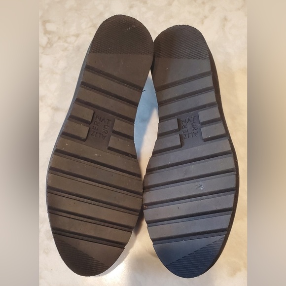 Naturalizer NWOT-August Platform
Tassel Loafer
Navy Patent
Leather Sz. 8M - Picture 5 of 7